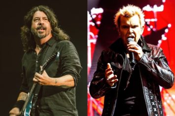 Foo Fighters Y Billy Idol Tocan Pretty Vacant De Sex Pistols En Vivo