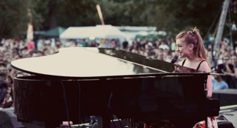 Joanna Newsom estrenó canciones en vivo