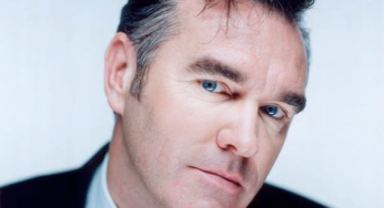 Morrissey estrena en vivo"Kick the Bride Down the Aisle"