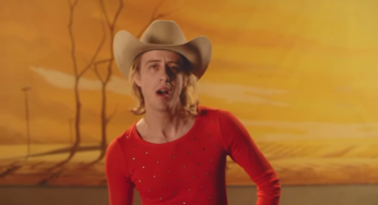Christopher Owens es un cowboy en su nuevo video"Never Wanna See That Look Again"
