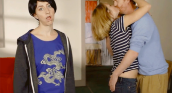 Mikal Cronin homenajea a Natalie Imbruglia en su nuevo video"Turn Around"