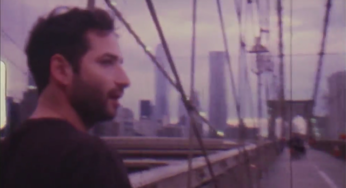 El Hipnotizador Romántico pasea en Nueva York para su nuevo video"Nada Debería Ser"