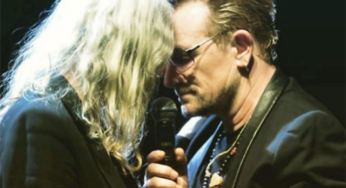 U2 invitó al escenario a Patti Smith