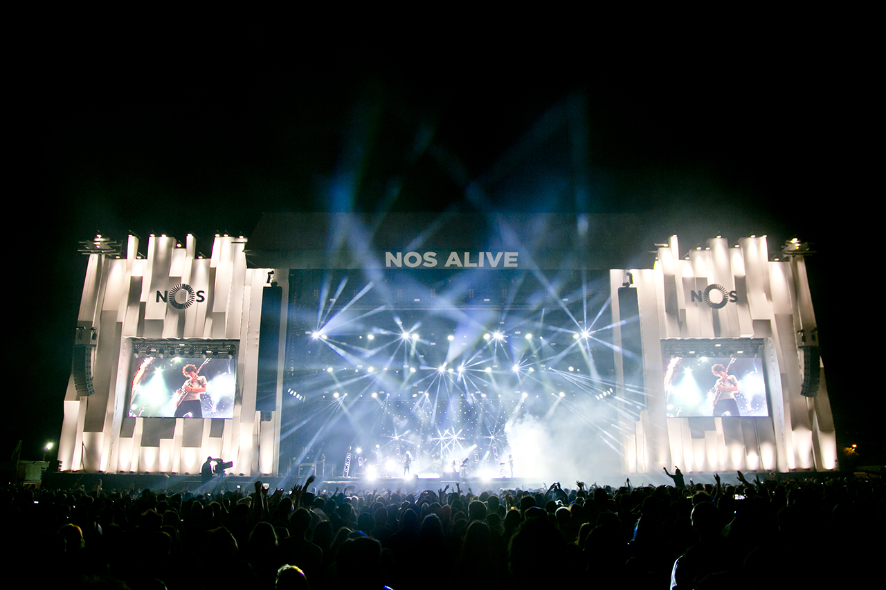 Crowd & Atmosphere at NOS Alive, Lisboa, Portugal - 8 JULY 2016