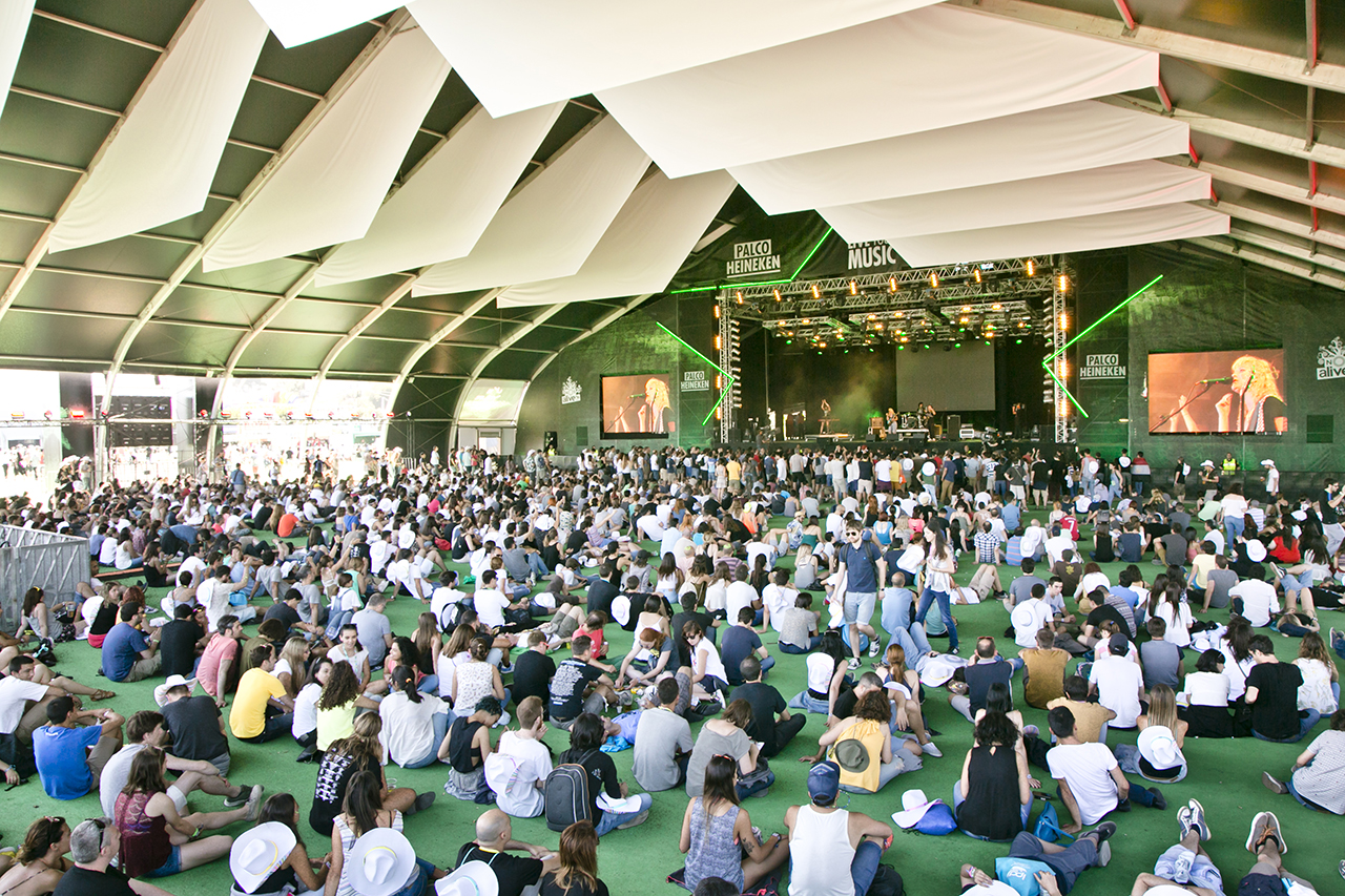 Crowd & Atmosphere at NOS Alive, Lisboa, Portugal - 8 JULY 2016
