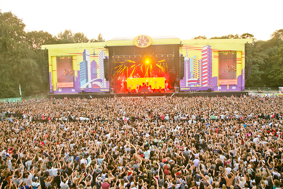 crowd_and_atmosphere_lollapalooza_berlin_2016_matias_altbach-37