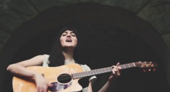 Karina Vismara estrenó video para"No le digas qué hacer"