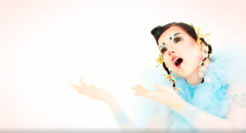 Björk presenta el video de su nuevo tema “Blissing Me”