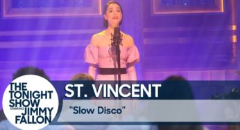 St. Vincent se presentó en la TV: mirá el video