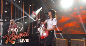 Así fue el show de Courtney Barnett en el programa de Jimmy Kimmel