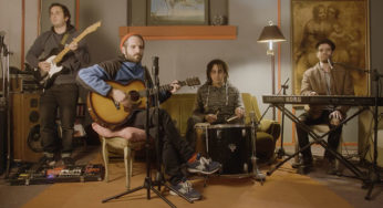 Los chilenos Jota Lobo comparten una sesión acústica e íntima