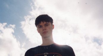 Christian Alexander, el inglés de 21 años que produjo y grabó solo su primer disco
