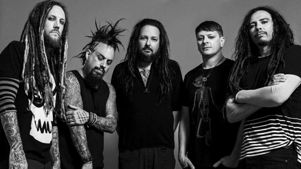 Korn revela la trágica historia detrás del título de su nuevo álbum