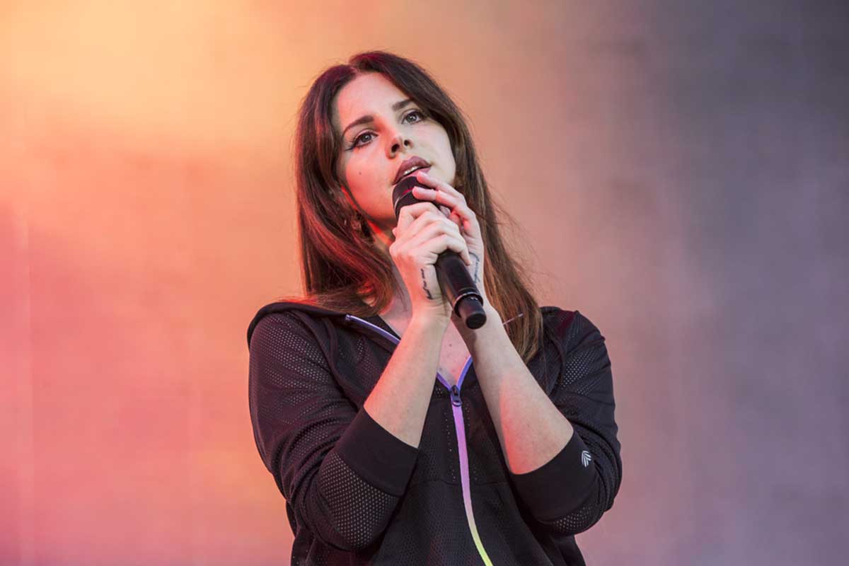 Lana Del Rey anuncia un nuevo disco que será un poco country