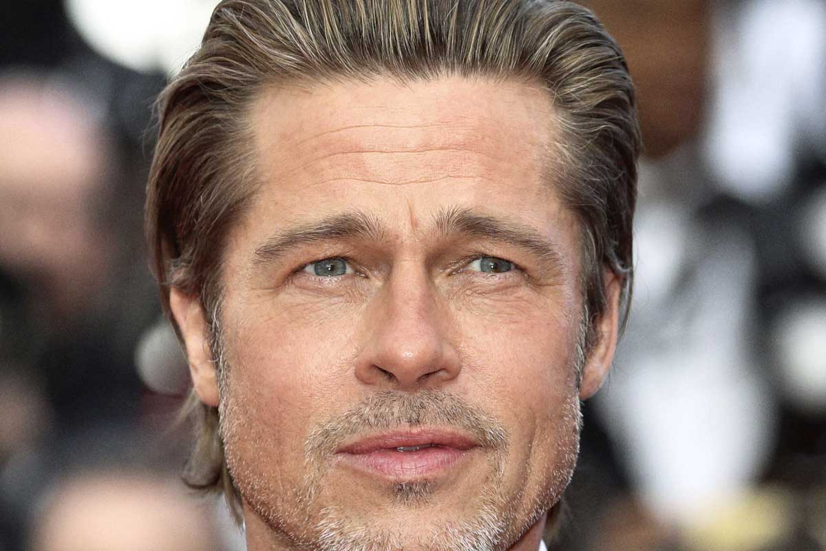 Брэд Питт. Брэд Питт в профиль. Brad Pitt в профиль. Brioni Brad Pitt.