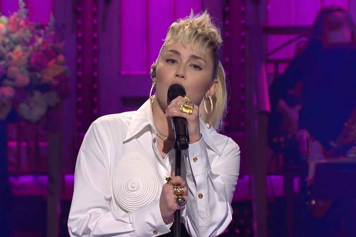 Miley Cyrus en Saturday Night Live