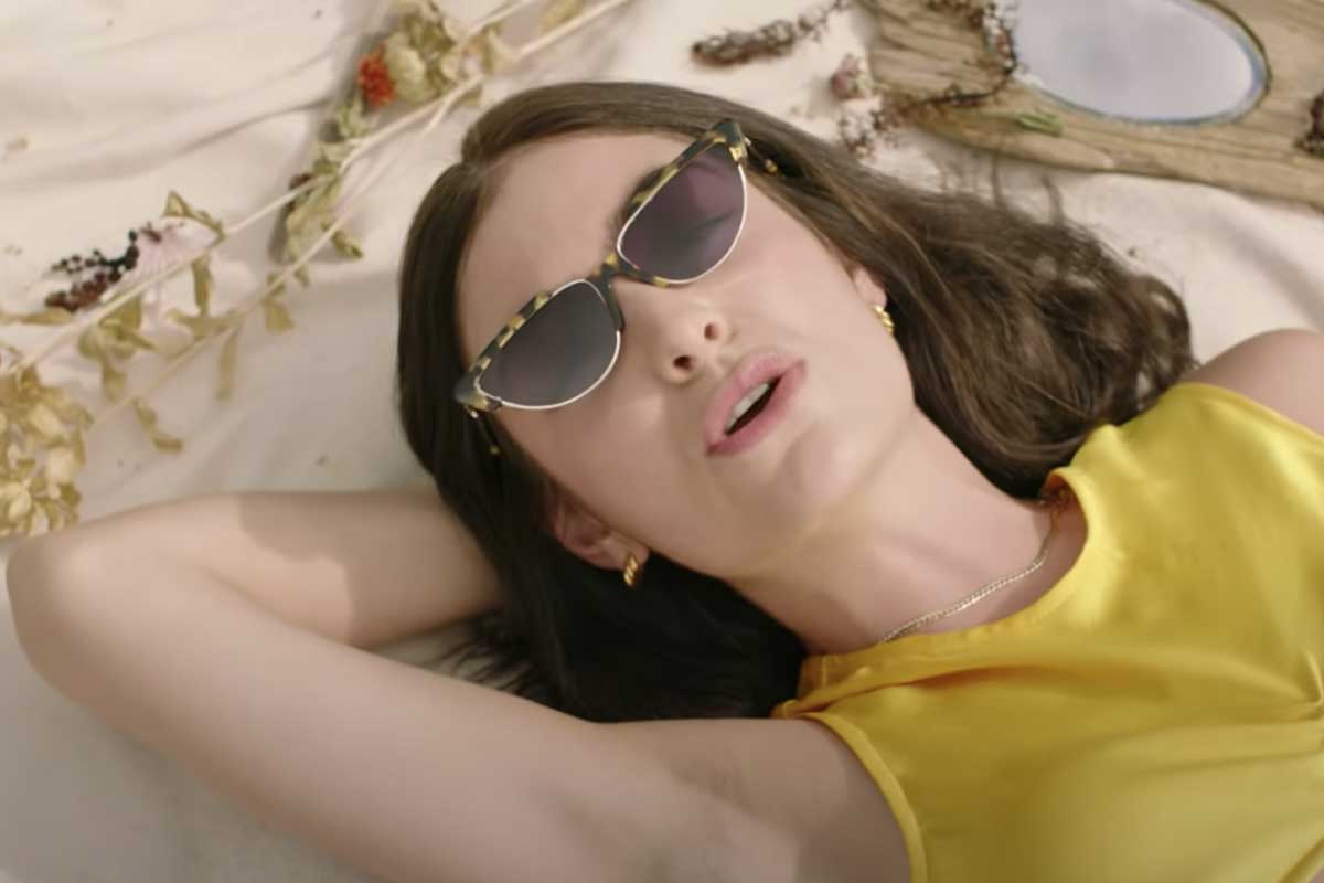 Lorde en el video de"Solar Power"