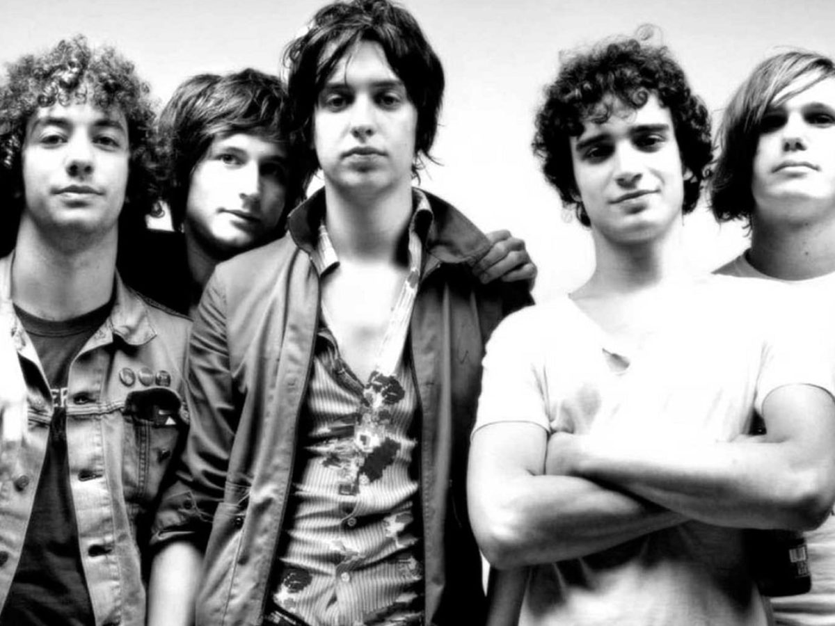 Y pensar que los escuchábamos en la secundaria 🥲 #thestrokes #julianc, The  Strokes