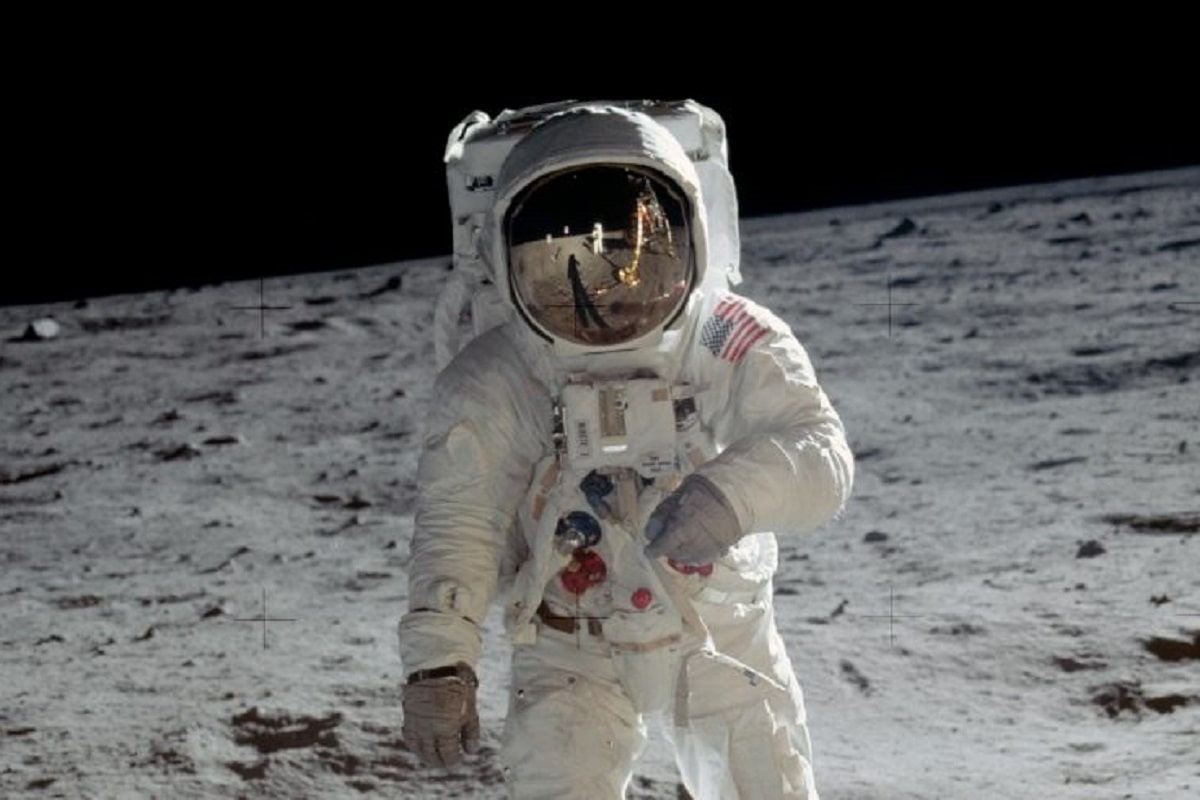 Edwin "Buzz" Aldrin posa sobre la superficie lunar