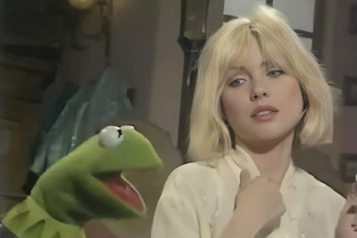 Debbie Harry y Kermit The Frog.