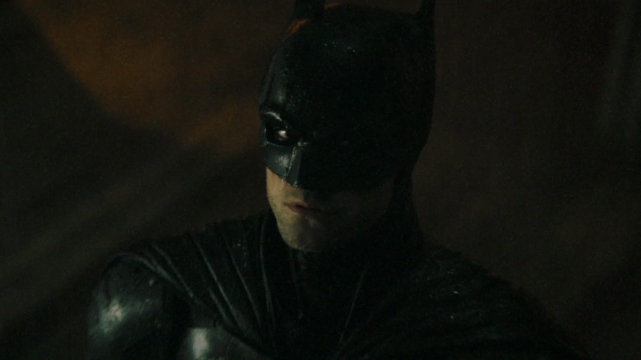 Robert Pattinson se luce en el nuevo tráiler de The Batman