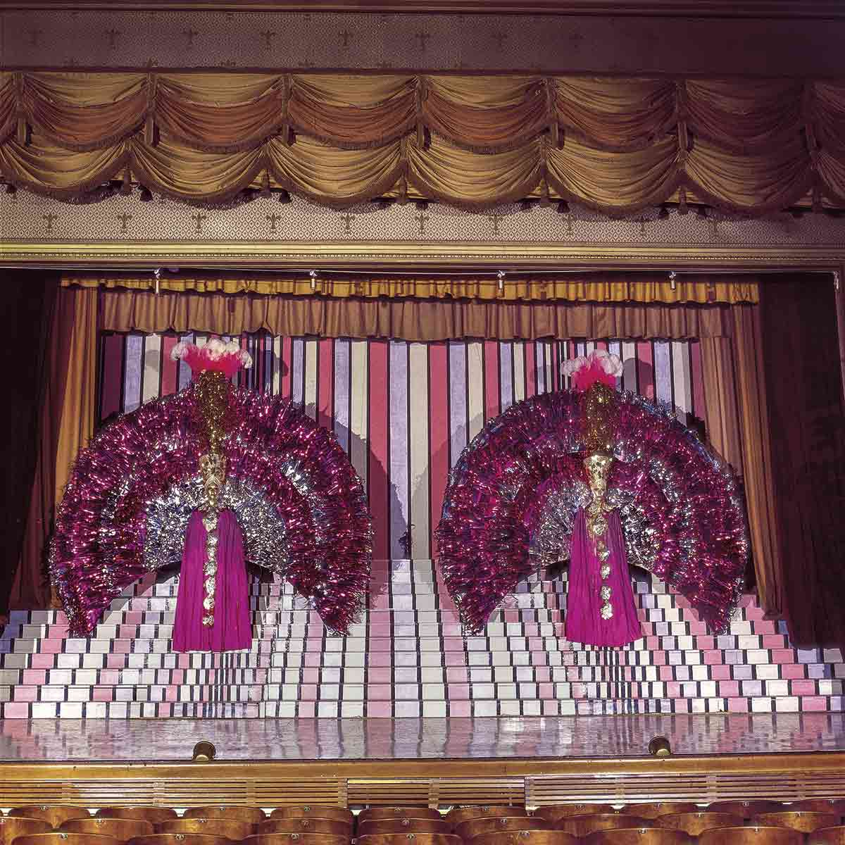 Foto Estudio Luisita. Ethel y Gogo? Rojo, El gran final, Maipo Superstar, Teatro Maipo, 1973