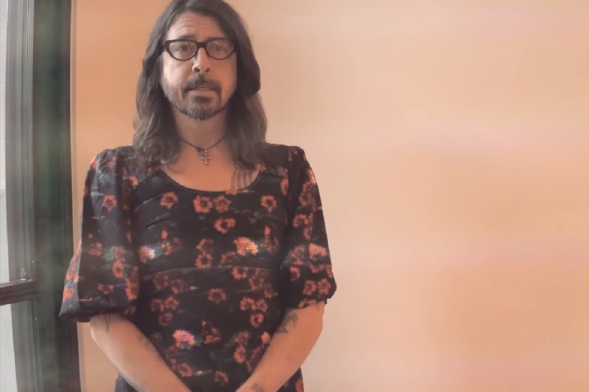 Dave Grohl hace un cover de Lisa Loeb:"Stay (I Missed You)"