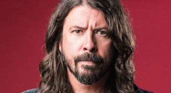 Dave Grohl reaparece junto a Beck, Tenacious D y más en un recital benéfico