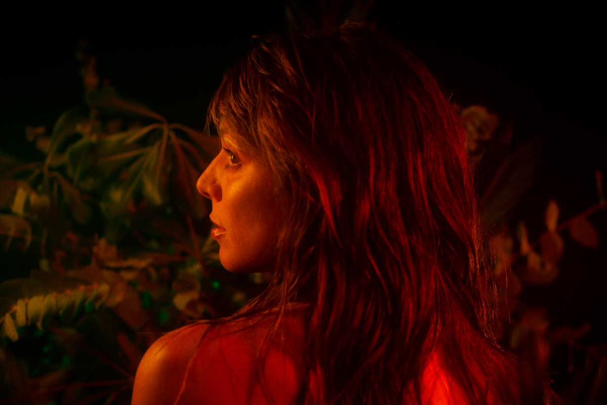 Silvina Moreno en la portada del single "Ley de atracción"
