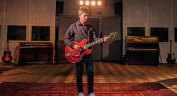Noel Gallagher presenta un modelo de guitarra eléctrica junto a Gibson