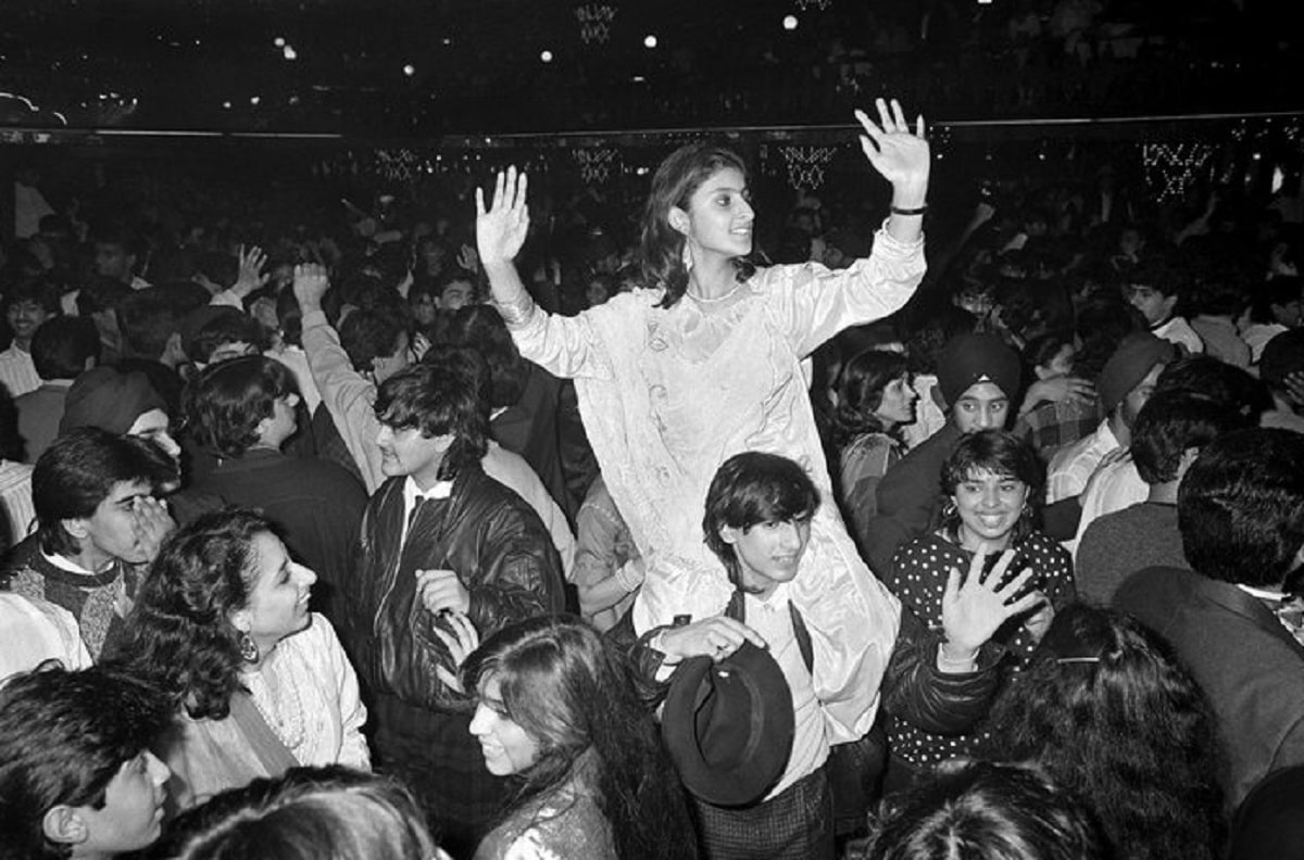 Público de bhangra en el Empire Ballroom, 1986.