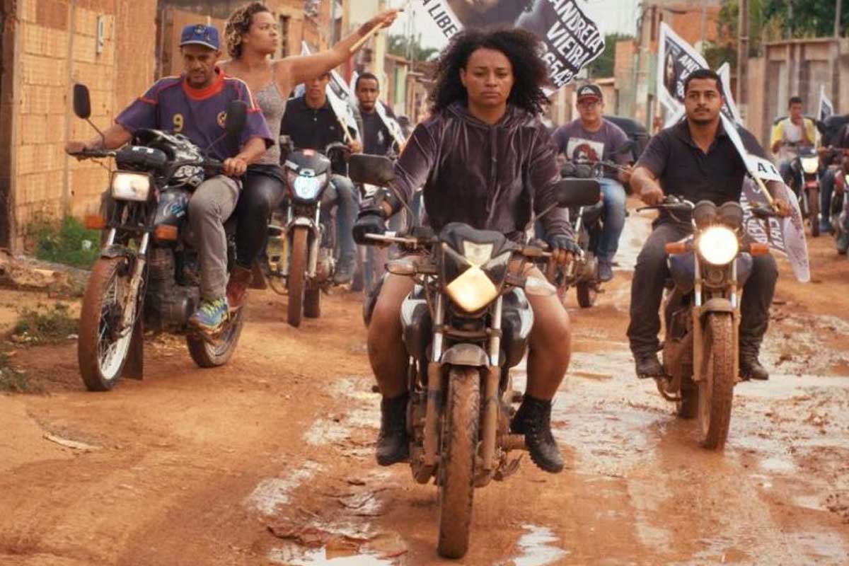 Mato seco em chamas: Funk y góspel atraviesan el documental sobre la  profunda desigualdad brasileña