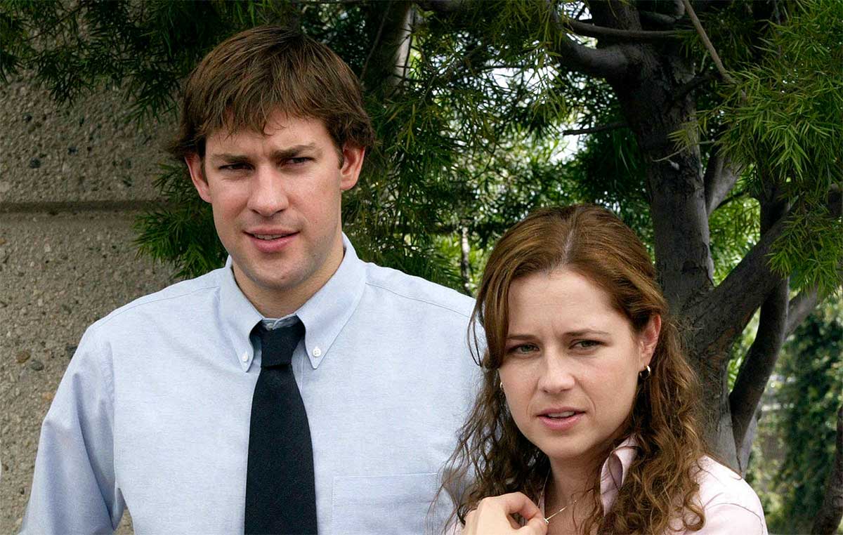 John Krasinski y Jenna Fischer como Jim y Pam en The Office