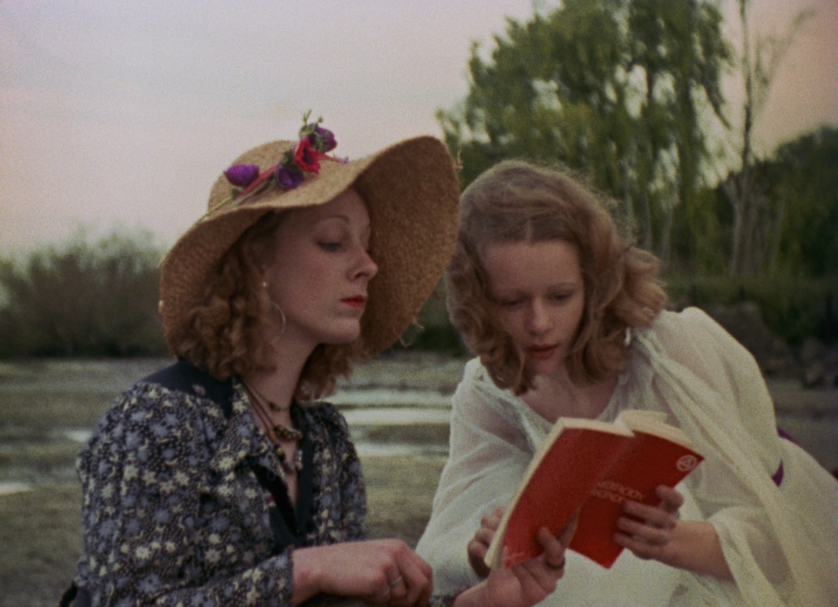 Alicia en el país de las maravillas (1976)
