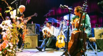 Fleet Foxes versiona dos clásicos de The Strokes y Joni Mitchell