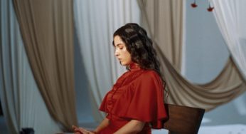 Silvana Estrada reivindica todas las caras del amor en"Milagro y desastre"