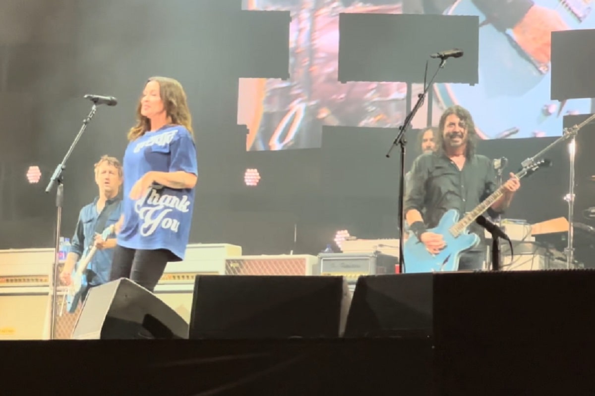 Foo Fighters y Alanis Morissette tocan "Mandinka" en honor a Sinéad O'Connor