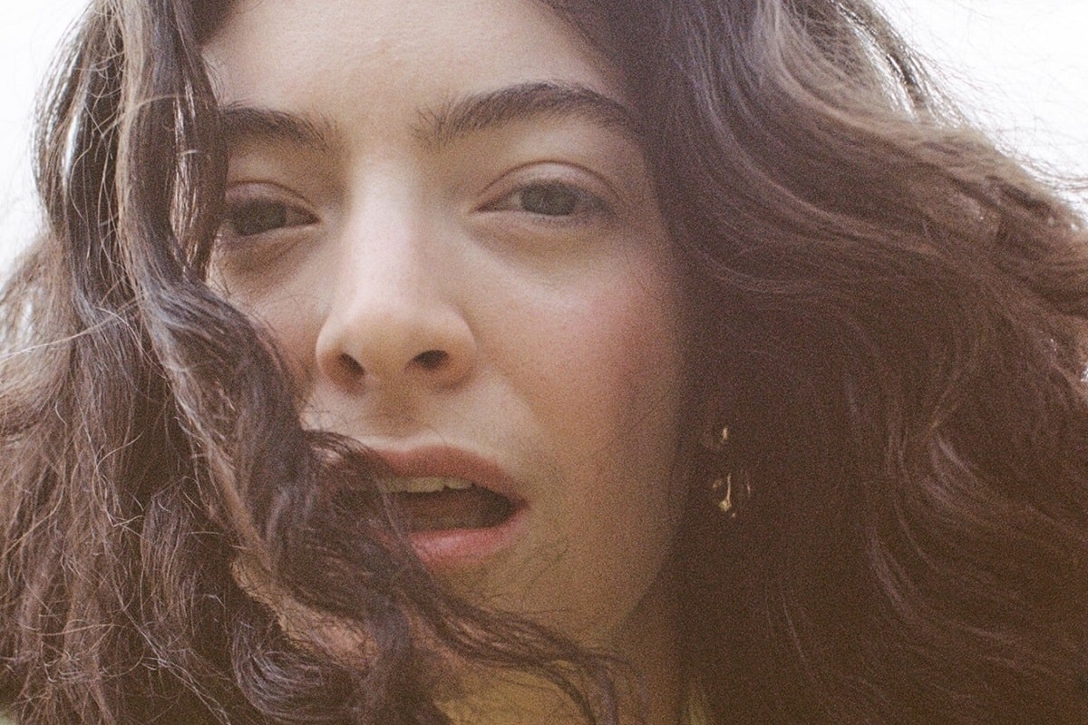 Lorde estrena dos canciones en vivo
