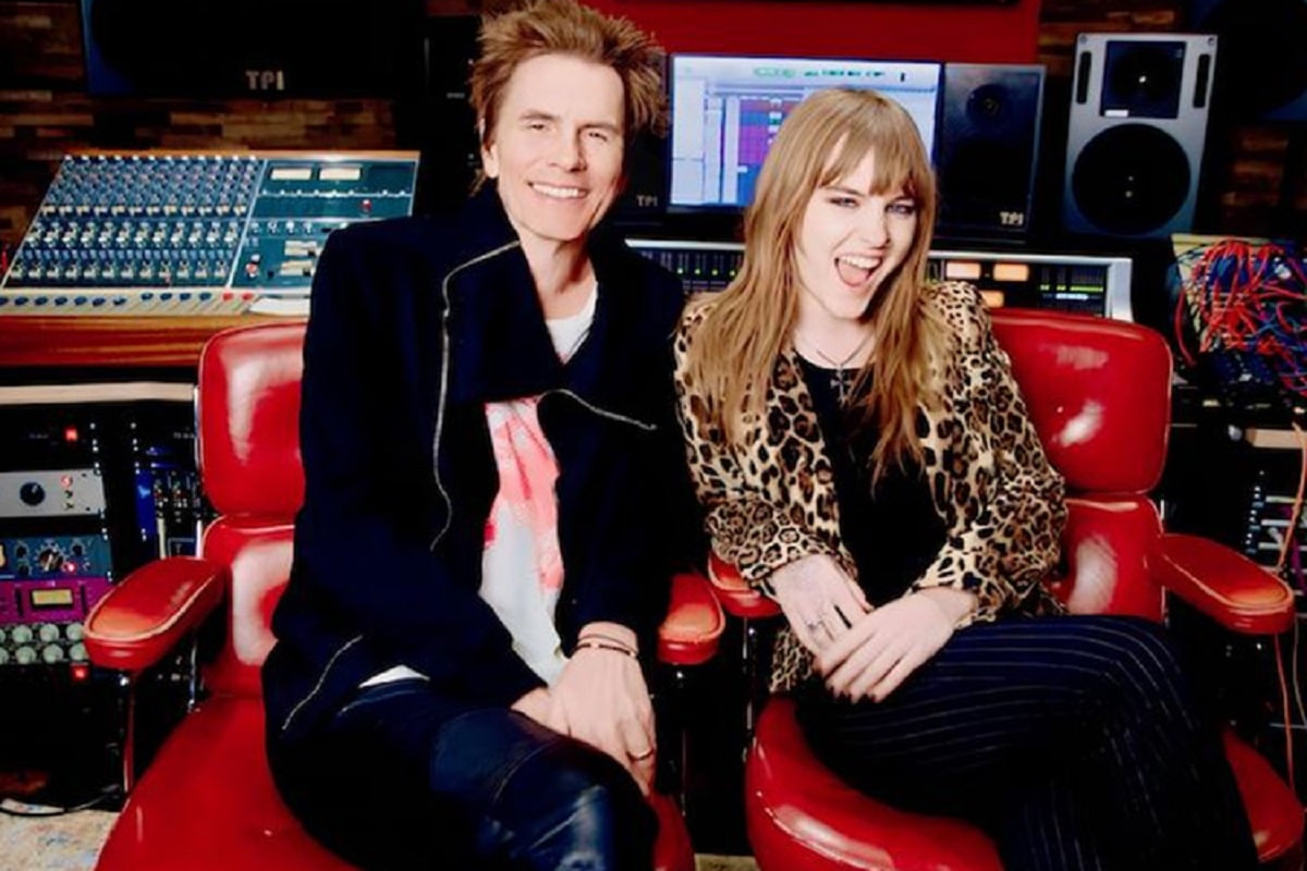 Duran Duran versiona "Psycho Killer" de Talking Heads con Victoria De Angelis en el bajo