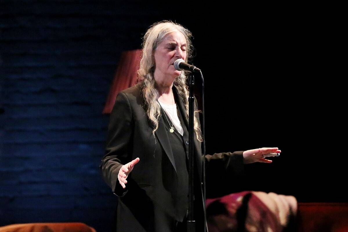Patti Smith cantando