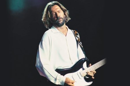 Eric Clapton tocando la guitarra