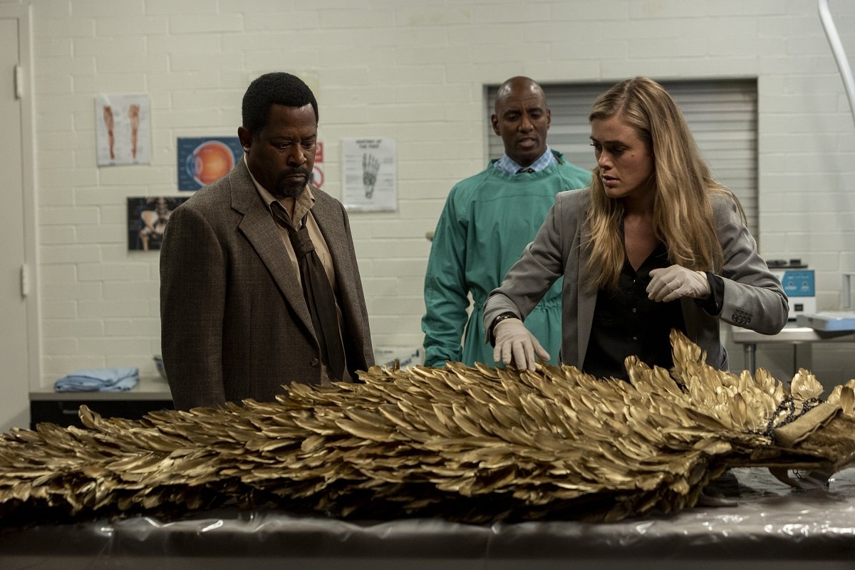 Martin Lawrence y Melissa Roxburgh en Mindcage