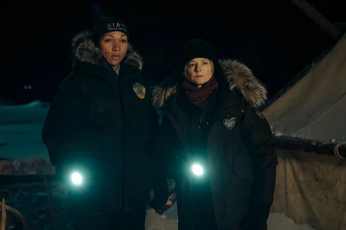 Kali Reis y Jodie Foster en True Detective: Tierra nocturna