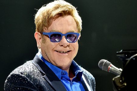 Comienza la subasta soñada para fans de Elton John: Vestuario, instrumentos y más Elton John