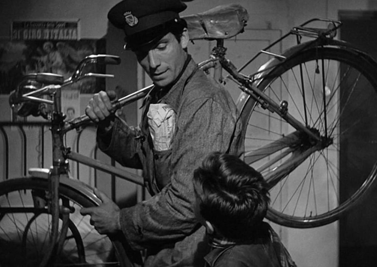 Lamberto Maggiorani y Enzo Staiola en Ladrón de bicicletas (1948)