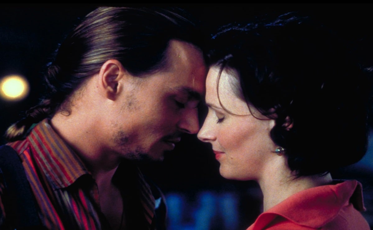 Johnny Depp y Juliette Binoche en Chocolate (2000)