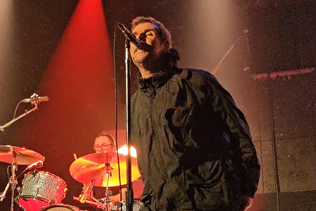Liam Gallagher cantando