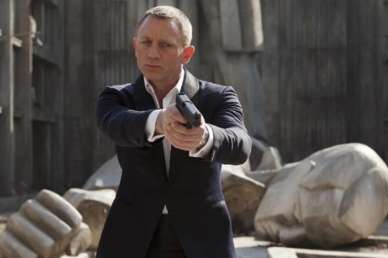 Daniel Craig como James Bond