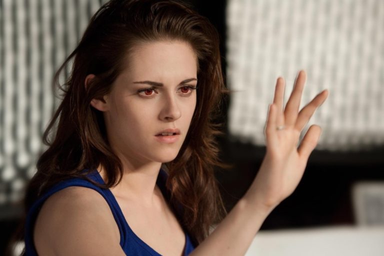 Kristen Stewart en La saga Crepúsculo: Amanecer - Parte 2 (2012)