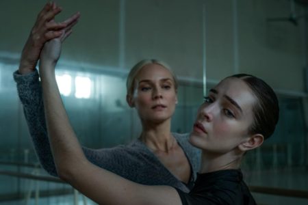 Diane Kruger y Talia Ryder en Joika